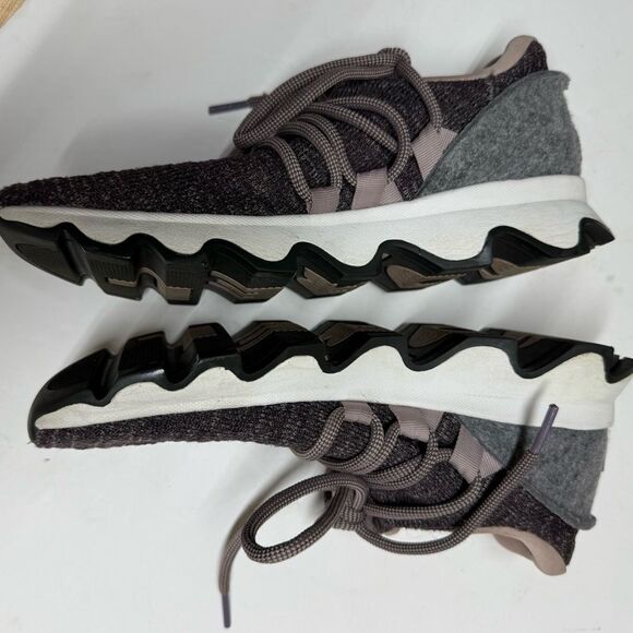 Sorel Kinetic Lace Sneaker in Purple Sage 7.5 - Picture 8 of 13